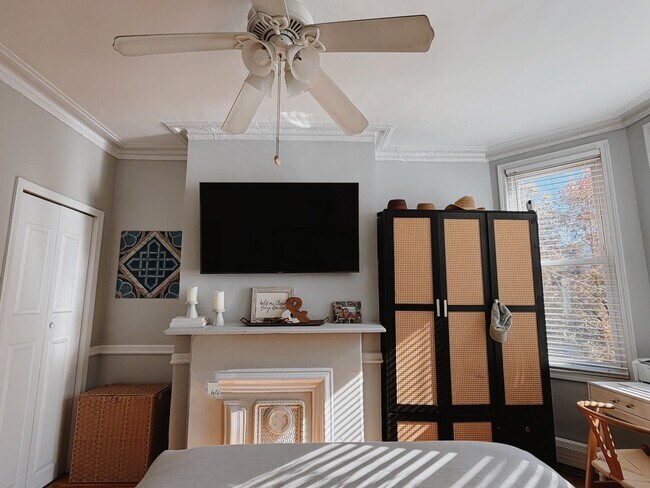 Building Photo - 314 4th St