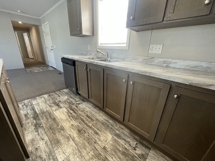 Building Photo - 38039 Leverette Ave