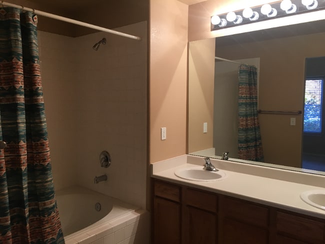 Building Photo - 3896 Riviera Grove