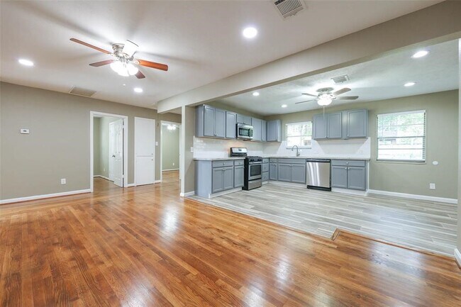 Building Photo - 4139 Lumberdale Rd