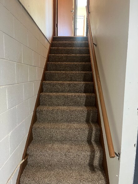 Building Photo - 2 S Grand Ave