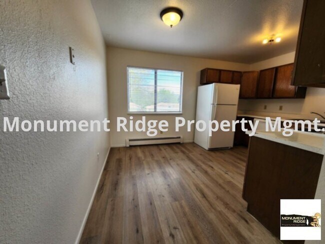 Building Photo - Available Now! Remodeled 2 bed 1 bath Upst...
