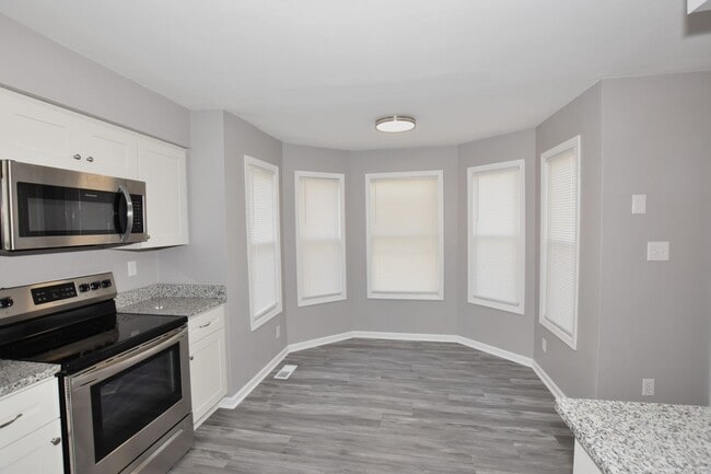 Building Photo - 4 BEDROOM HOME LOCATED IN SOUTH CHESEPEAKE. MUST SEE !!!!!!!!!!!