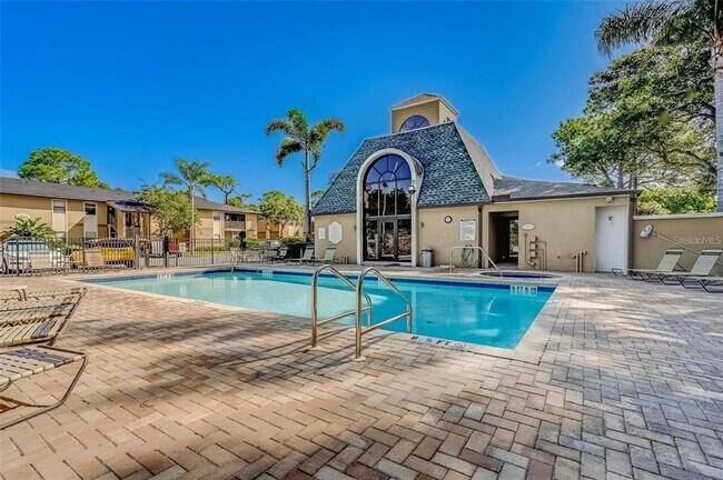 Building Photo - 12293 Sailwinds Dr