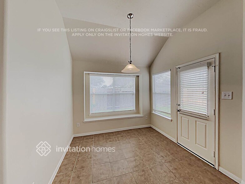 Building Photo - 1022 Bahia Vista Dr