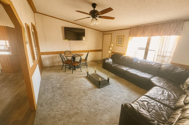 Building Photo - 44 Heinle Rd