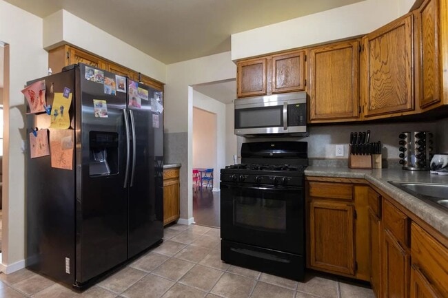 Building Photo - Click the “Apply Now” button or email wapmrentals@gmail.com for a prompt response.