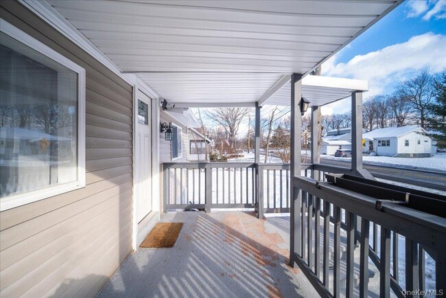 Building Photo - 1026 NY-211