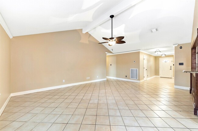 Building Photo - 7811 Fall Glen Dr