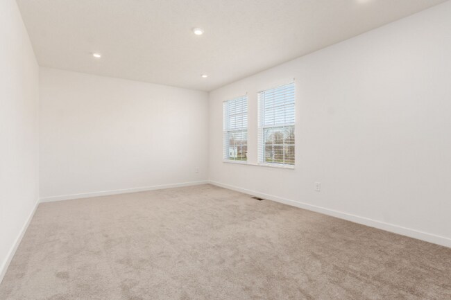 Building Photo - 724 Herd Ave