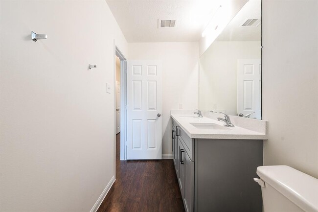 Building Photo - 6226 El Granate Dr