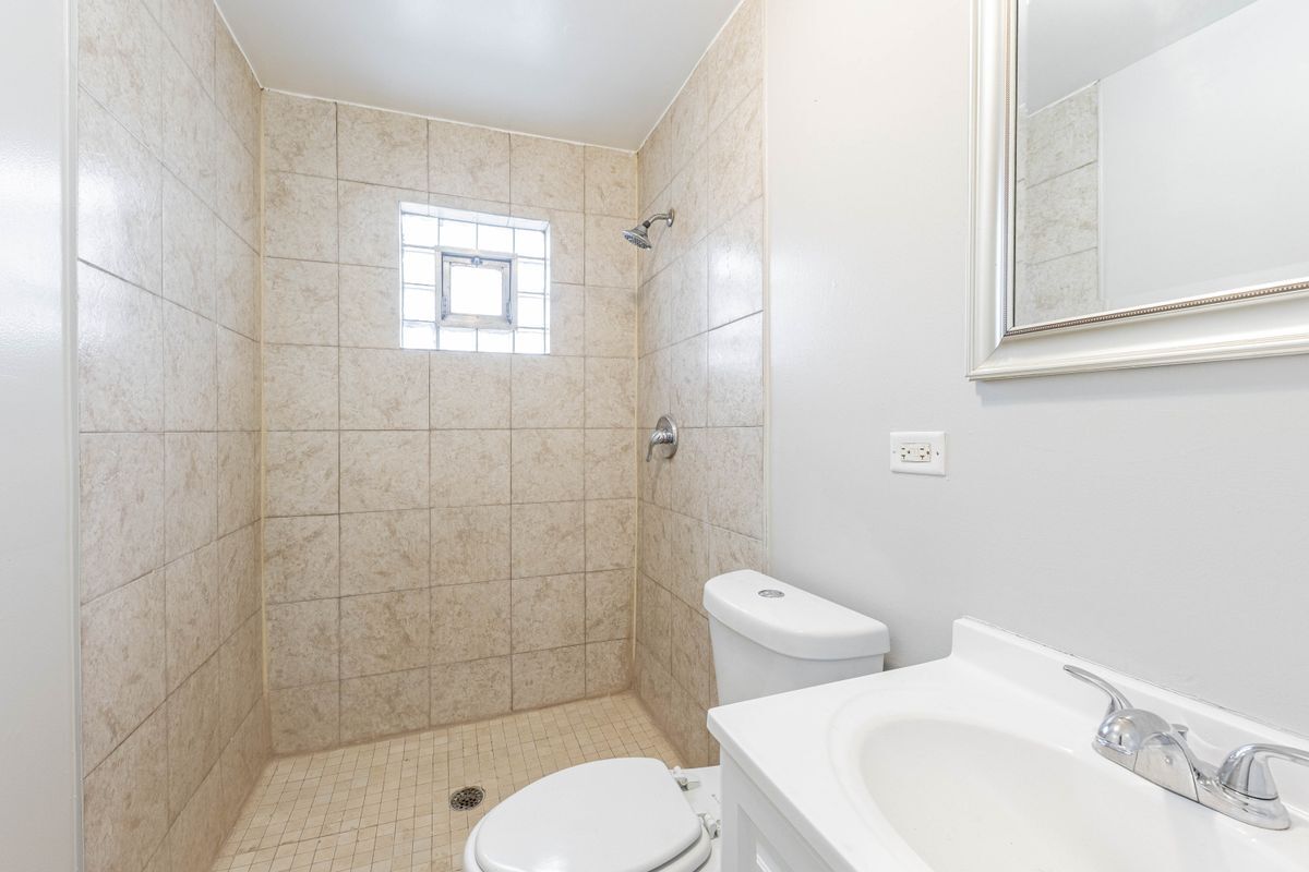 Building Photo - 7637 S Essex Ave