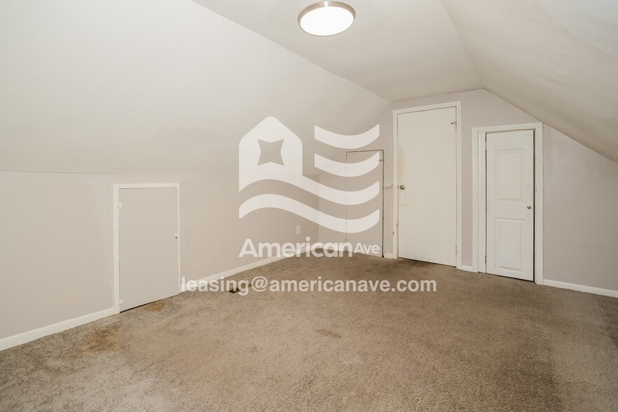 Building Photo - 7204 Prospect Ave