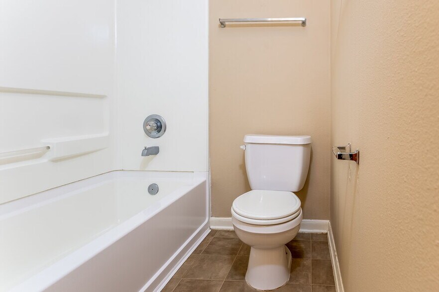 Building Photo - 1014 Vera Cruz Dr