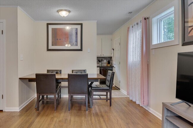 Building Photo - 210 Parthenia Dr