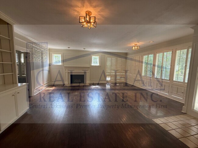 Building Photo - 5422 Hawthorne Rd