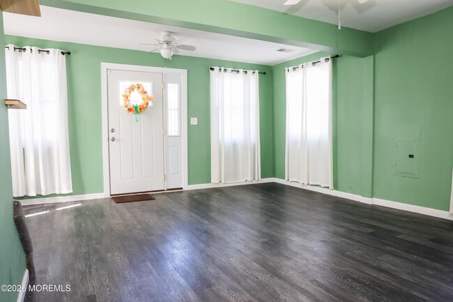 Building Photo - 320 Lorillard Ave