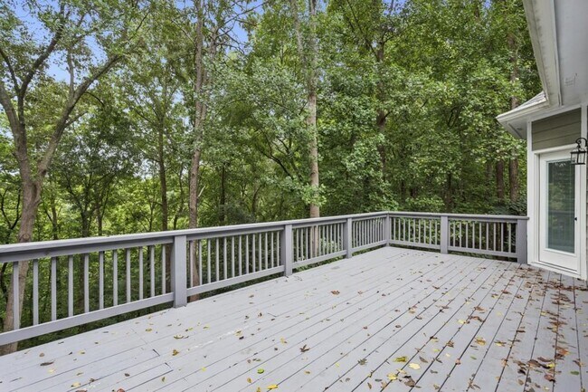 Building Photo - 5032 Hickory Hills Dr