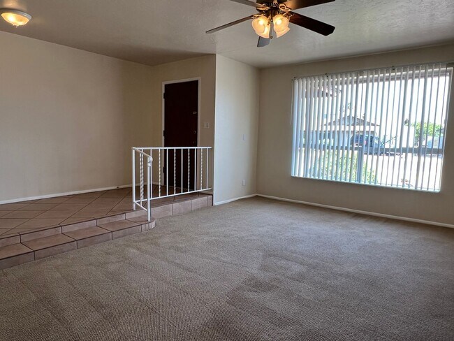 Building Photo - Tempe 3 Bed, 2 Bath - Pool and Single Story