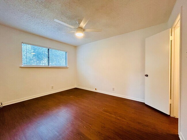 Building Photo - 8325 Fathom Cir