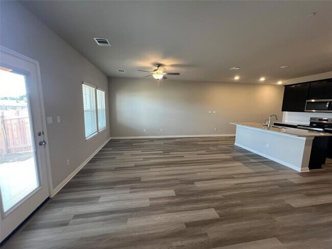 Building Photo - 1850 Settlers Glen Dr