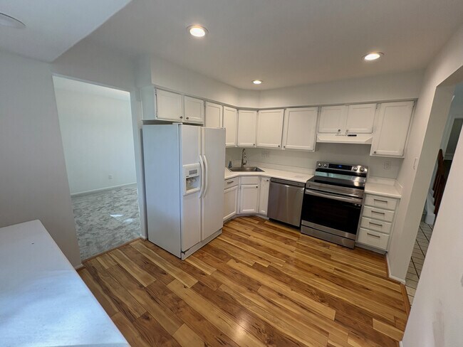 Building Photo - 101 Elgin Ct