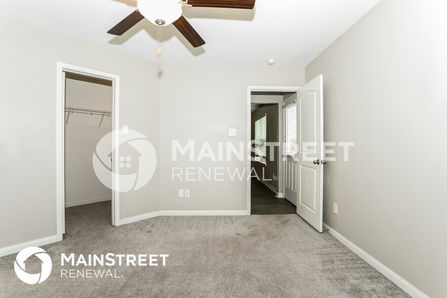 Building Photo - 25208 Dickens Dr