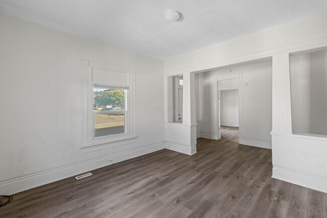 Building Photo - 1107 S Willow St