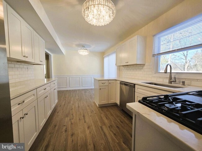 Building Photo - 199 Berger St