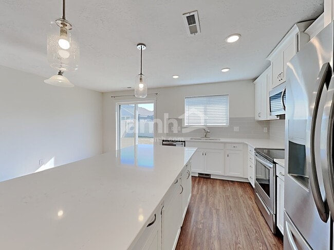 Building Photo - 9137 W Bigwood Dr.