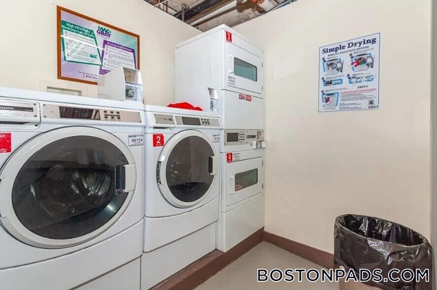 Building Photo - 1111 Boylston St