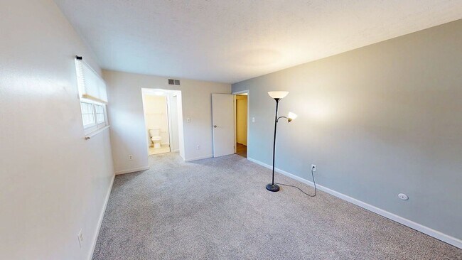 Building Photo - 5285 Portland St