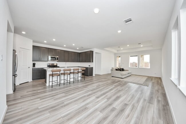 Building Photo - 21811 Tallulah River Dr