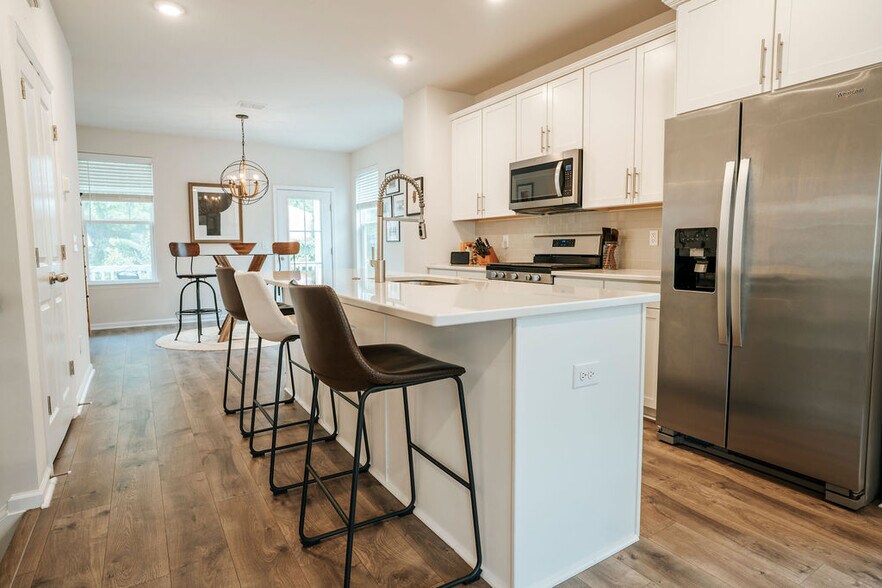 Building Photo - 211 Harlequin Aly