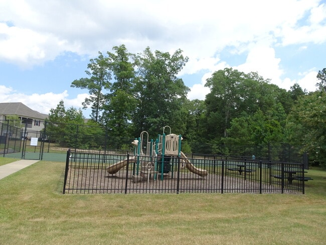 Building Photo - 3 bed condo with a golf course view in Bra...