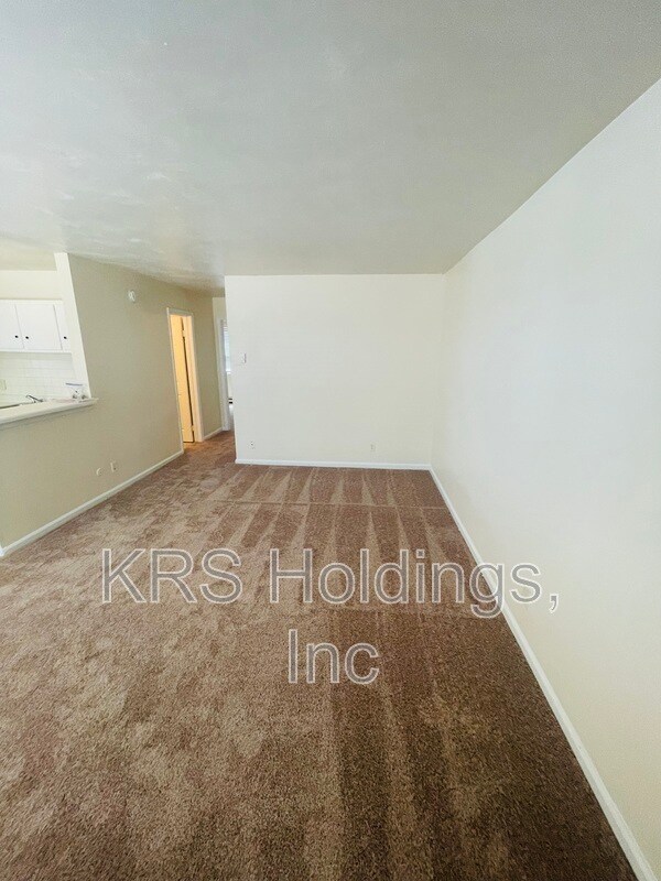 Building Photo - 946 W Ocean View Ave