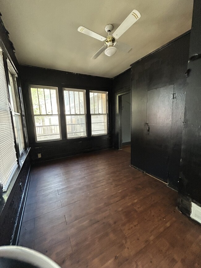 Building Photo - 215 S 29th St