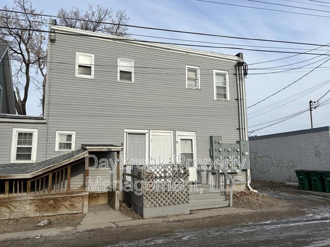 Building Photo - 6 11th St S