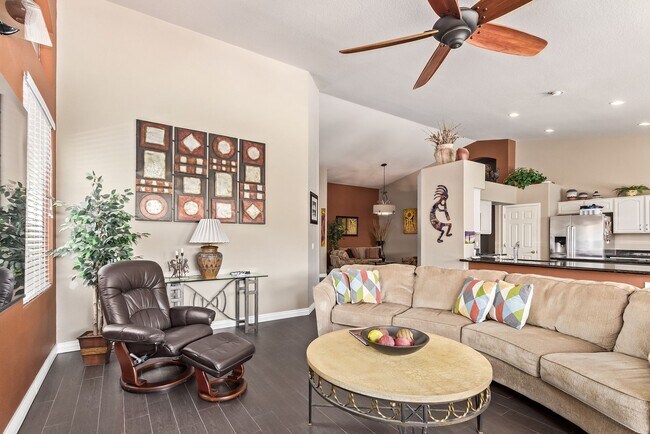 Building Photo - Gorgeous Winter Retreat - Fully Furnished