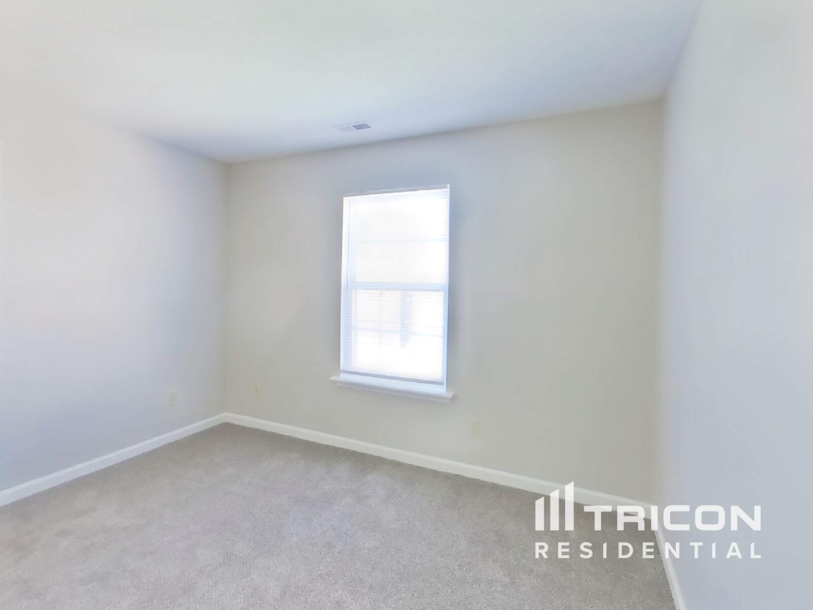 Building Photo - 625 Eastpointe Dr