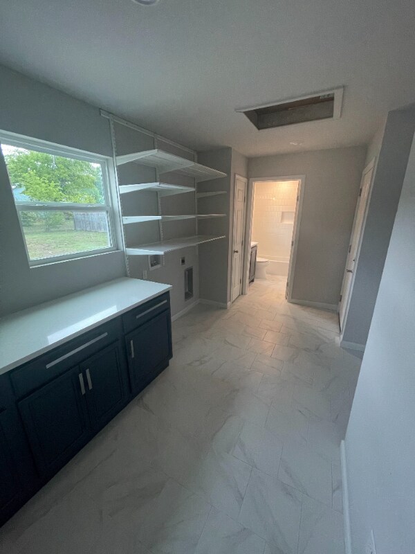 Building Photo - 407 E Houston St