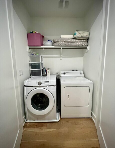 Building Photo - 6908-2 Carver Ave