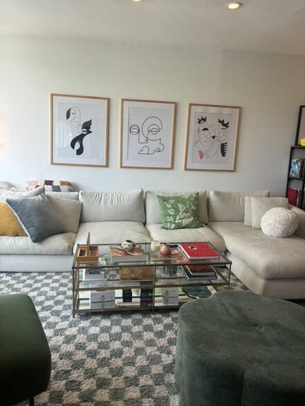 Primary Photo - 11645 Montana Ave