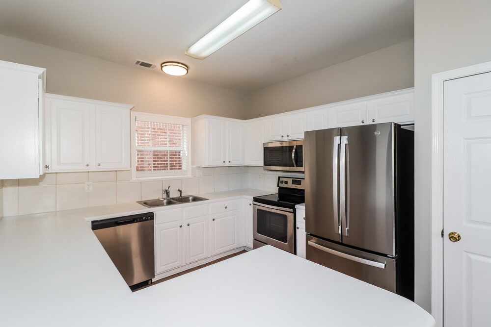 Building Photo - 10436 Sunnybrook Cir