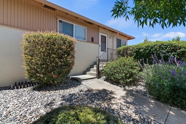 Building Photo - Downtown Benicia Duplex