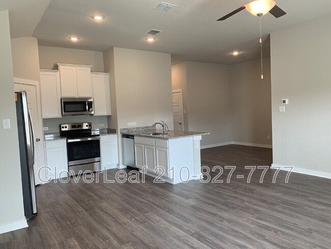 Building Photo - 708 Stonemanor Bay