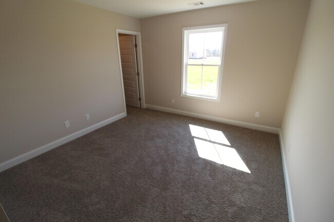 Building Photo - 6083 Forest Dr