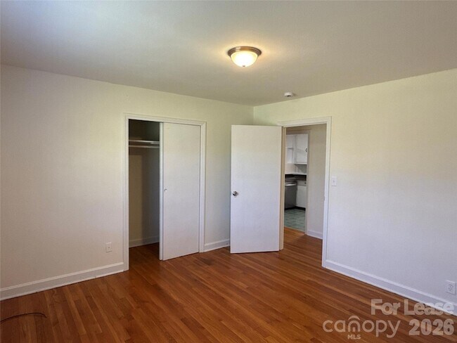 Building Photo - 104 Stowe Rd