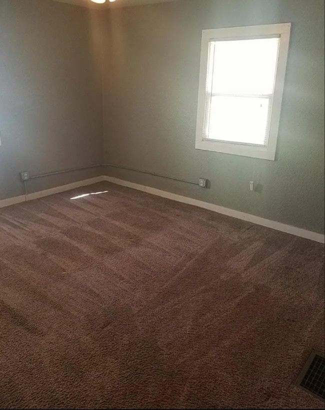 Building Photo - ****COMING SOON**** Charming 2-story home ...