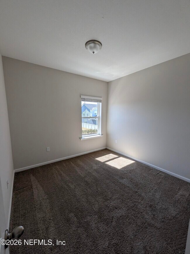 Building Photo - 100 Golden Fern Dr